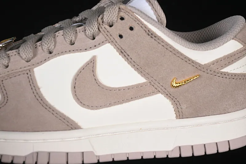 All Categories Nk SB Dunk Series Nk SB Dunk Low Low-top sneakers Nike SB Dunk Low Year of the Horse Gray White Low-top casual sneakers IB4417-105